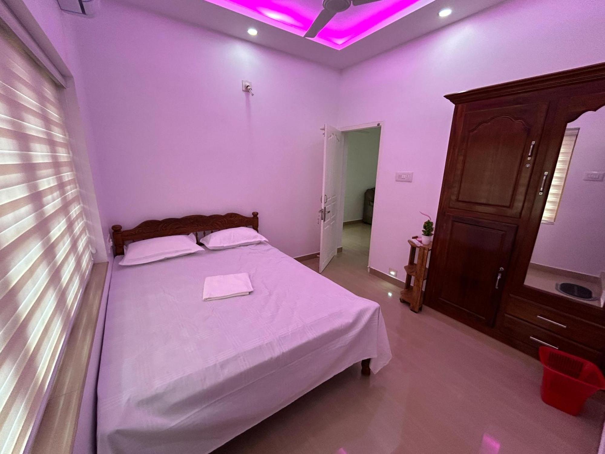 Puzhayoram Homestay Thrissur エクステリア 写真